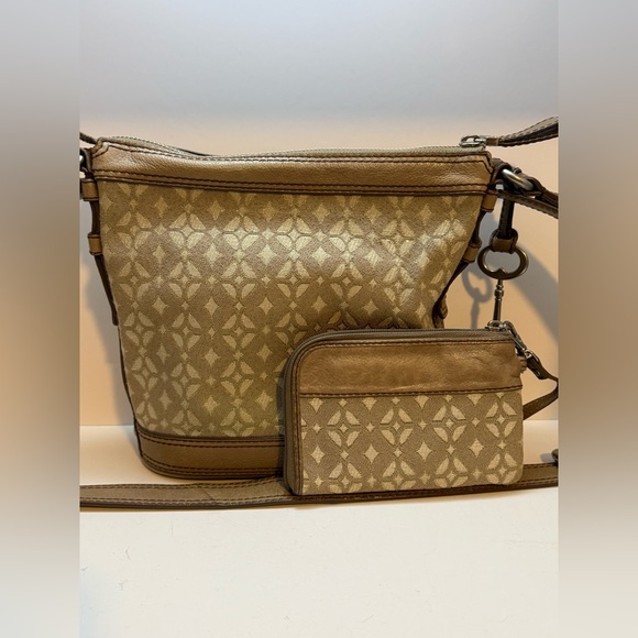 FOSSIL MADDOX Leather Canvas Bucket Crossbody Shoulder Bag and Wristlet - Picture 2 of 11